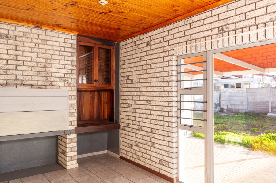 To Let 3 Bedroom Property for Rent in Port Owen Western Cape